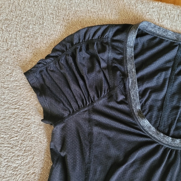 Lululemon scoop neck t-shirt size 6 - Picture 5 of 13